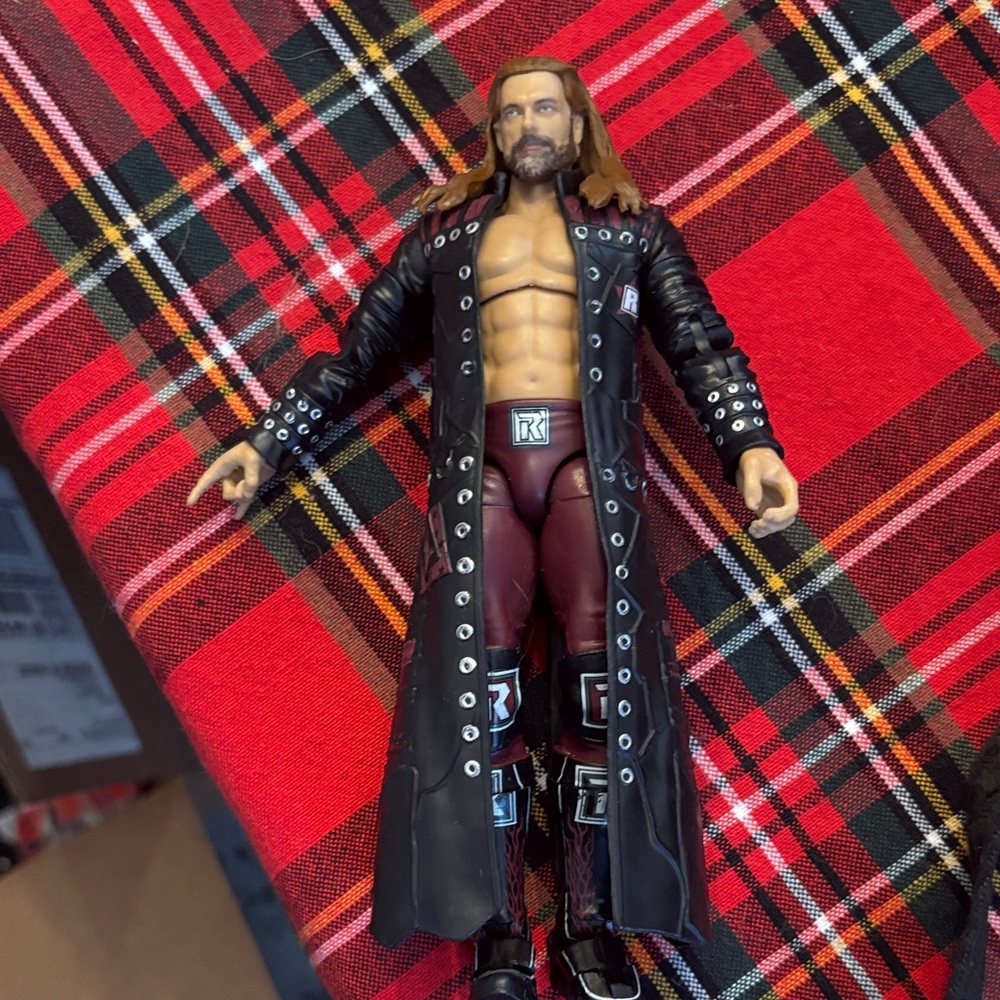 Wwe edge ultimate edition arm sometimes comes off while posing, but strong fig